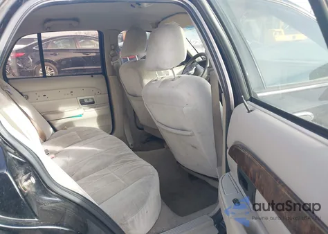 2007 Mercury Grand Marquis Gs z USA, uszkodzony, nr VIN 2MEFM74V57X618289